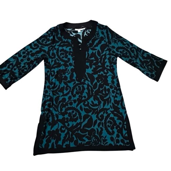 Chico’s ~ Women’s Green and black burnout tunic~ side slit hem ~ size 1/US M - Picture 5 of 11